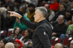 B体育体育app下载地址-公牛主场士气高涨，尼克斯无攻击手段