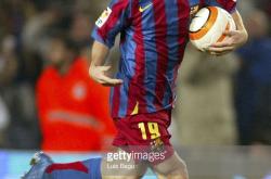 B体育体育网站入口-足球舞台暗藏玄机，一触即发的悬念吸引眼球