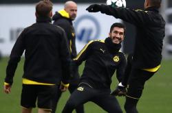 B体育体育地址-包含阿维斯堡中场球员恢复训练:期待重返赛场的词条