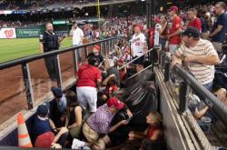 B体育体育官方入口-包含华盛顿精英赛吸引众多球迷，场场精彩对决的词条