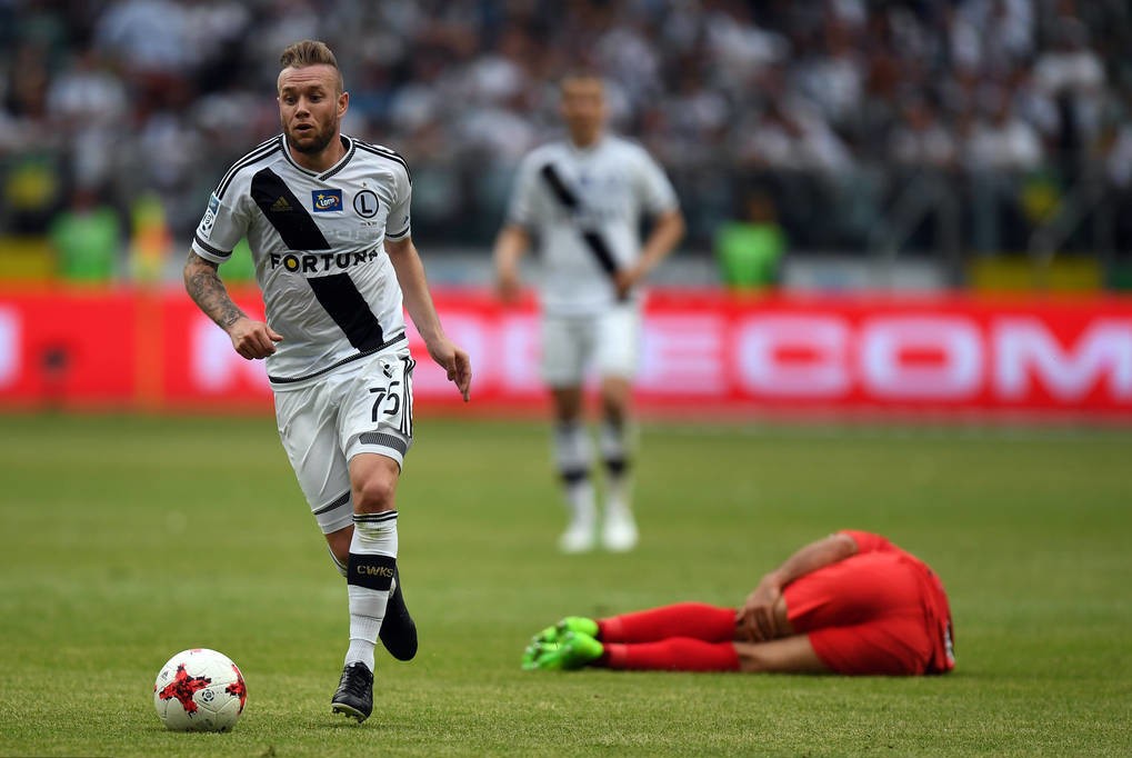 包含波兰队锋线无解,助球队主场平局保持不败的词条 包含波兰队锋线无解,助球队主场平局保持不败的词条