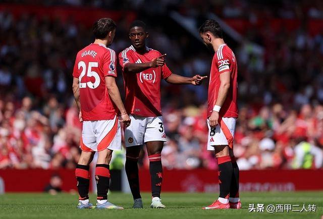 曼联遭遇连败,危机愈演愈烈 曼联遭遇连败,危机愈演愈烈