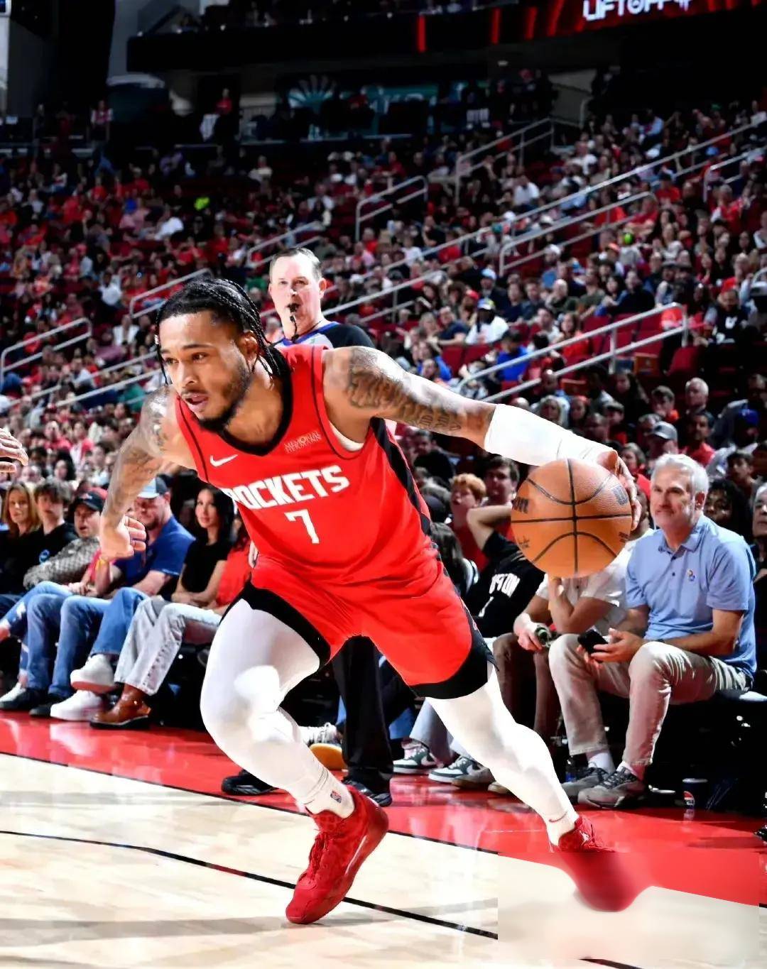 包含猛龙队老将发挥关键作用,带领球队取得胜利的词条 包含猛龙队老将发挥关键作用,带领球队取得胜利的词条