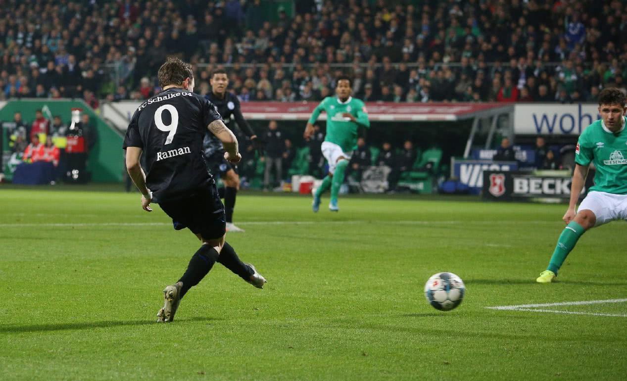 沙尔克客场大胜，连续保持不败