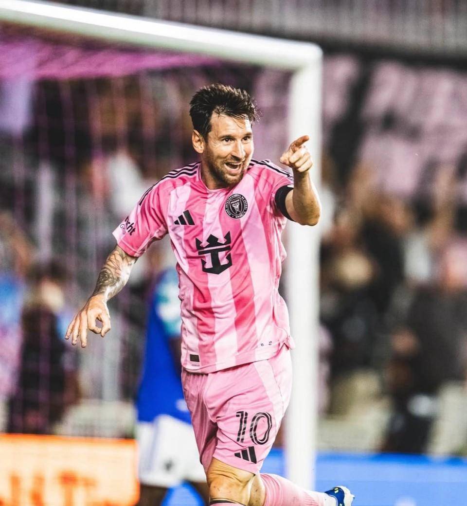 欧冠巨星梅西再次出场，帮助球队晋级