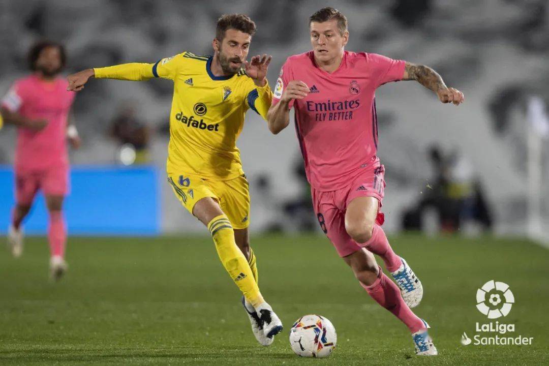 包含格拉纳达意外负于对手，遭遇赛季首败的词条