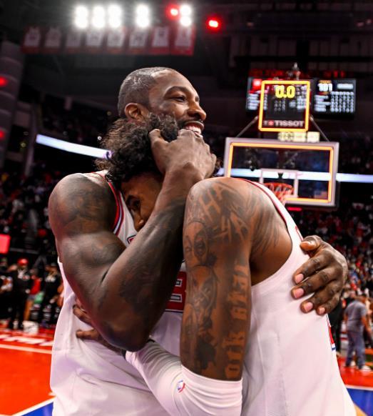 76人逆转步行者,取得连胜 76人逆转步行者,取得连胜