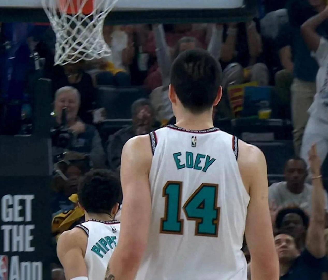 灰熊客场击败黄蜂,莫兰特36分砍爆 灰熊客场击败黄蜂,莫兰特36分砍爆