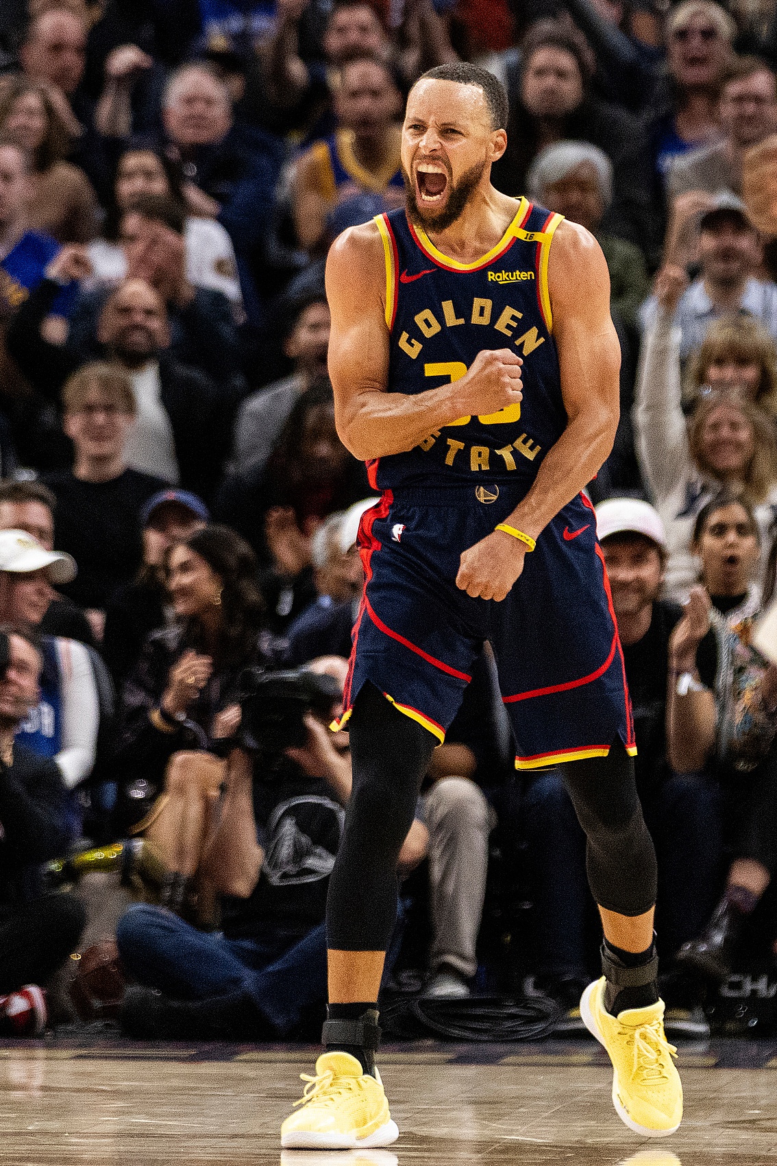 勇士遭遇三连败!库里开火无力挽回 勇士遭遇三连败!库里开火无力挽回