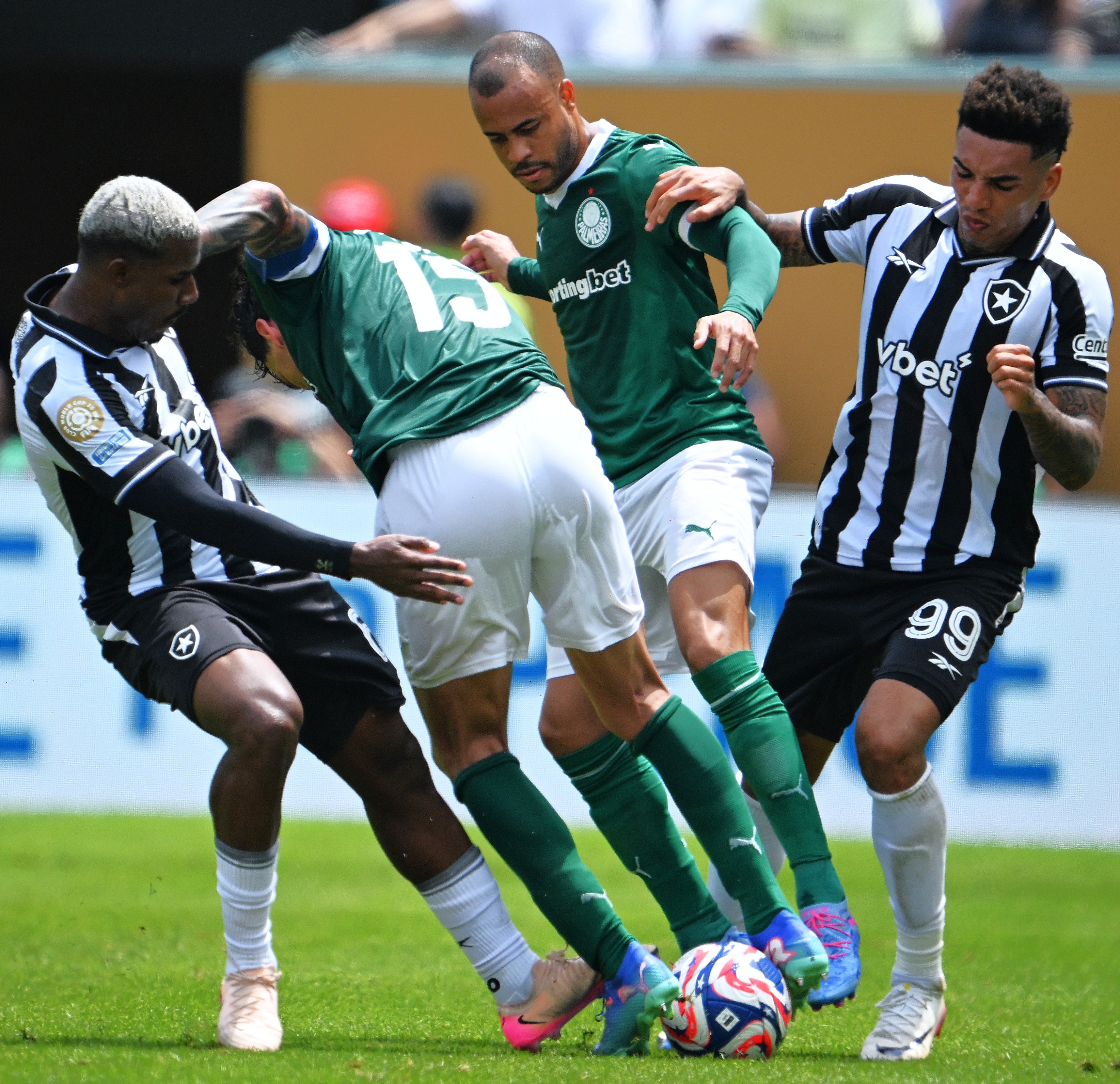 关于帕尔梅拉斯客场击败对手,豪取胜利的信息 关于帕尔梅拉斯客场击败对手,豪取胜利的信息