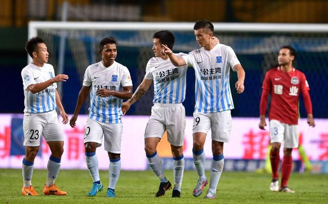 关于重庆力帆击败上海申花，喜迎回归逐步追赶积分榜前列的信息