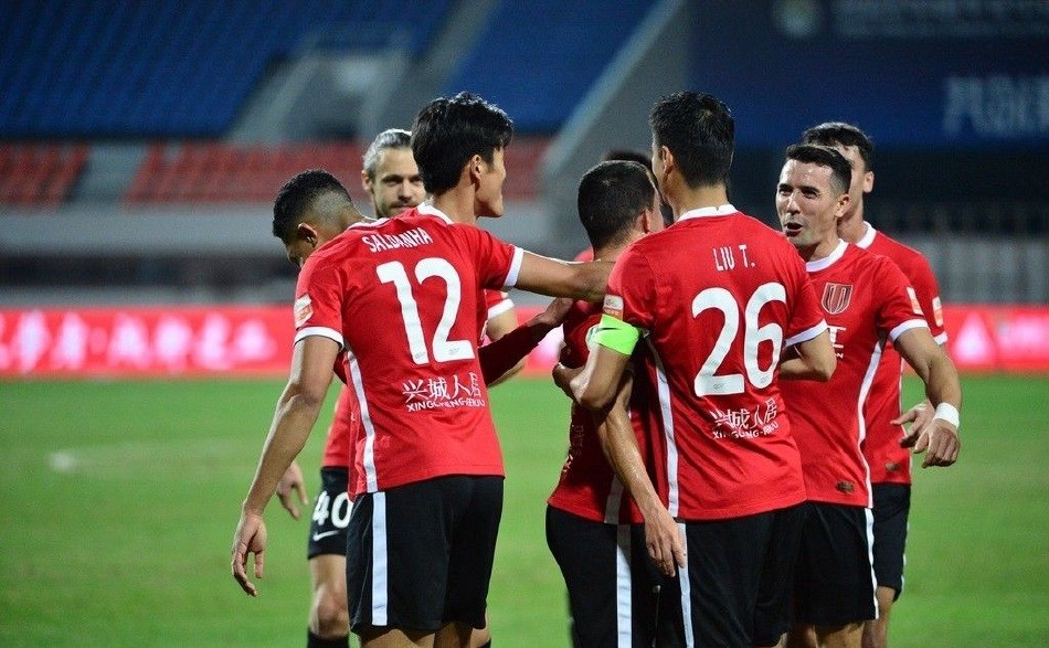 关于重庆力帆击败上海申花，喜迎回归逐步追赶积分榜前列的信息